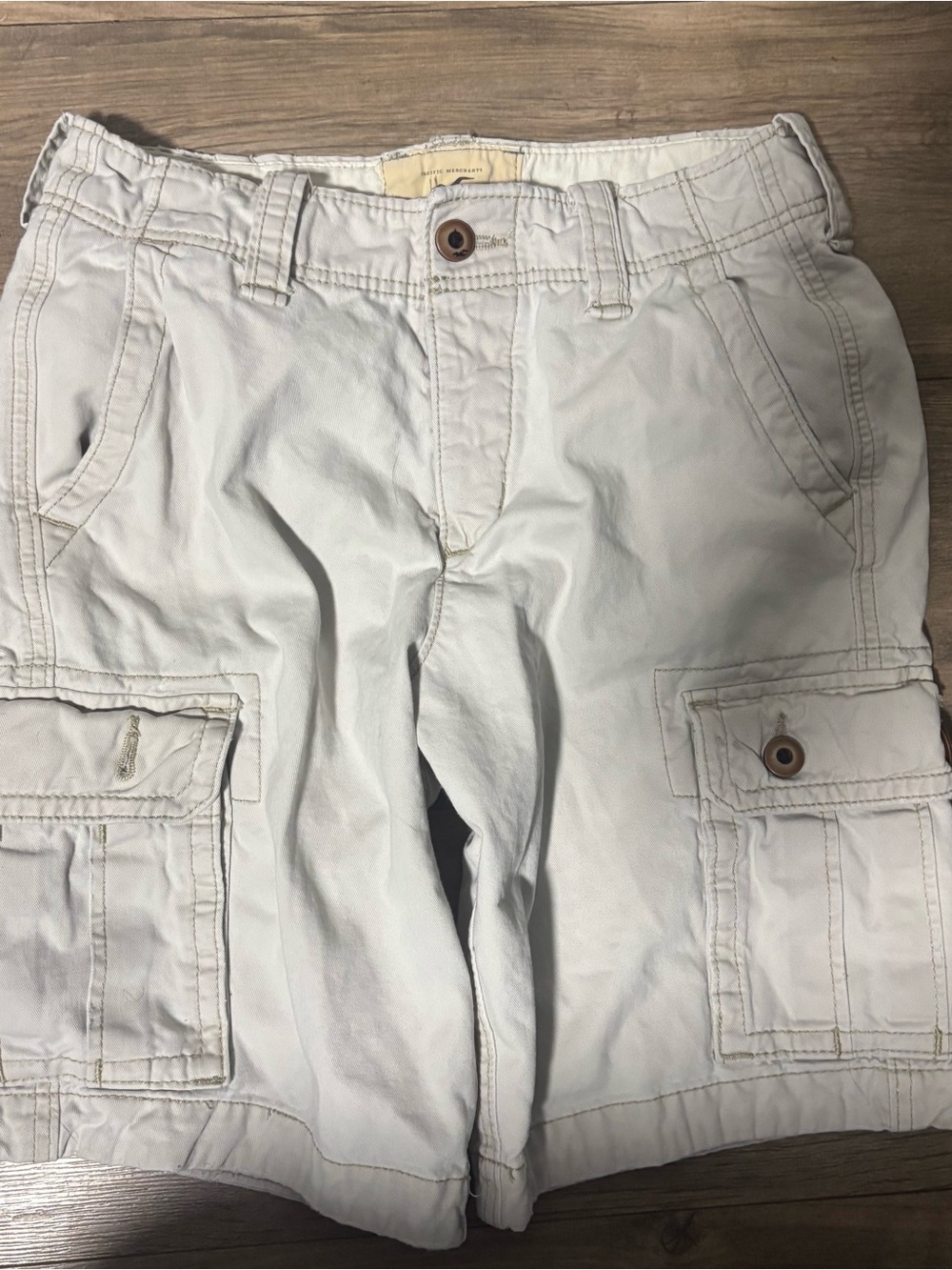 Hollister Men's Cream Cargo Shorts
